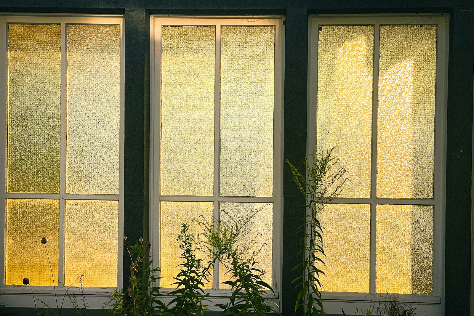 After: the same window, sparkling clean